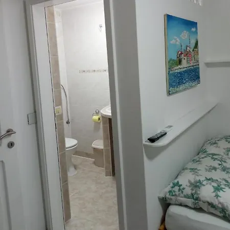Apartma Na Vasi Secovlje
