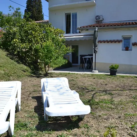 Apartma Na Vasi Secovlje