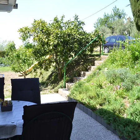 Apartma Na Vasi Apartment Secovlje